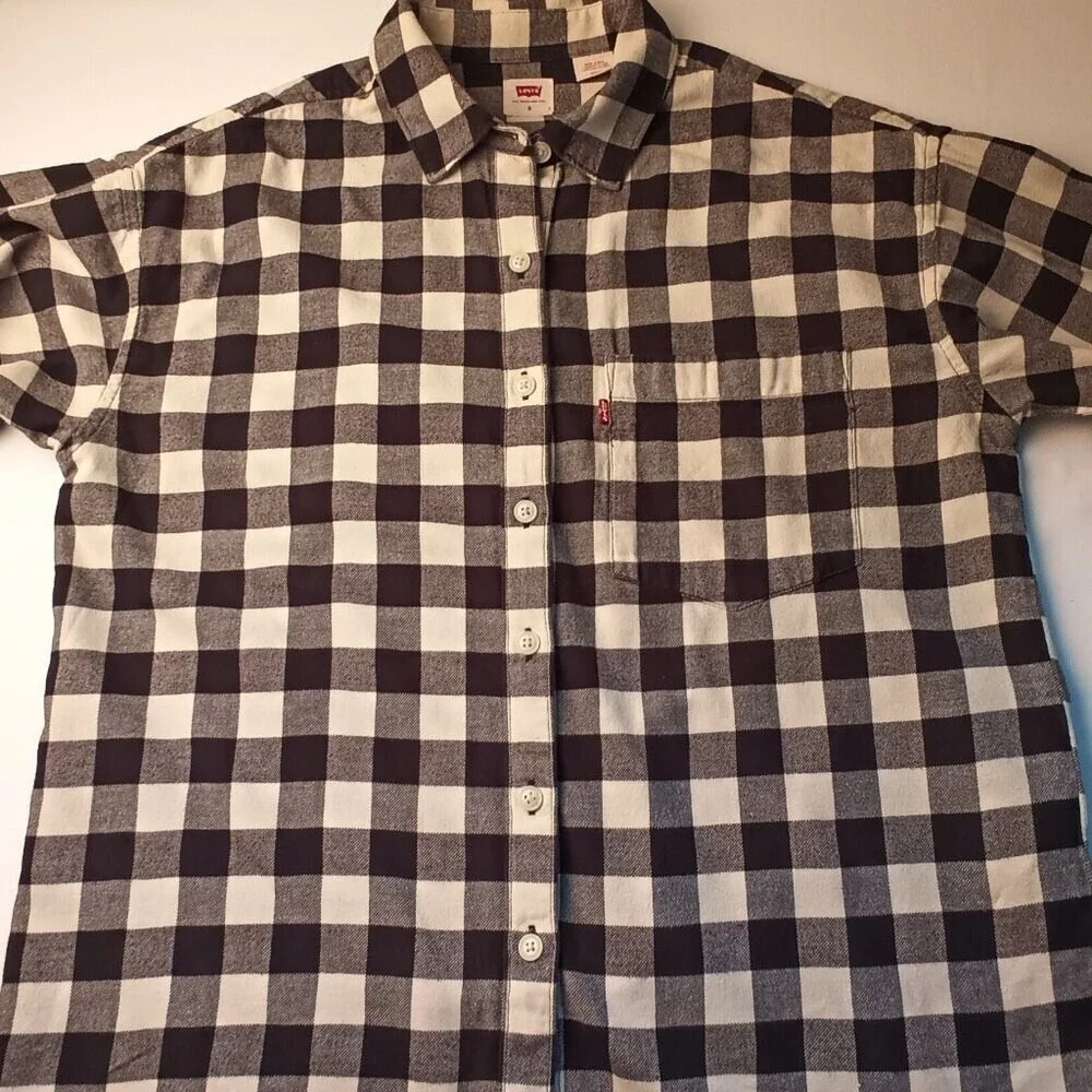 Levi's Women's Flannel Shirt Size S Black Cream Plaid Long Sleeves Button Up - Picture 3 of 8